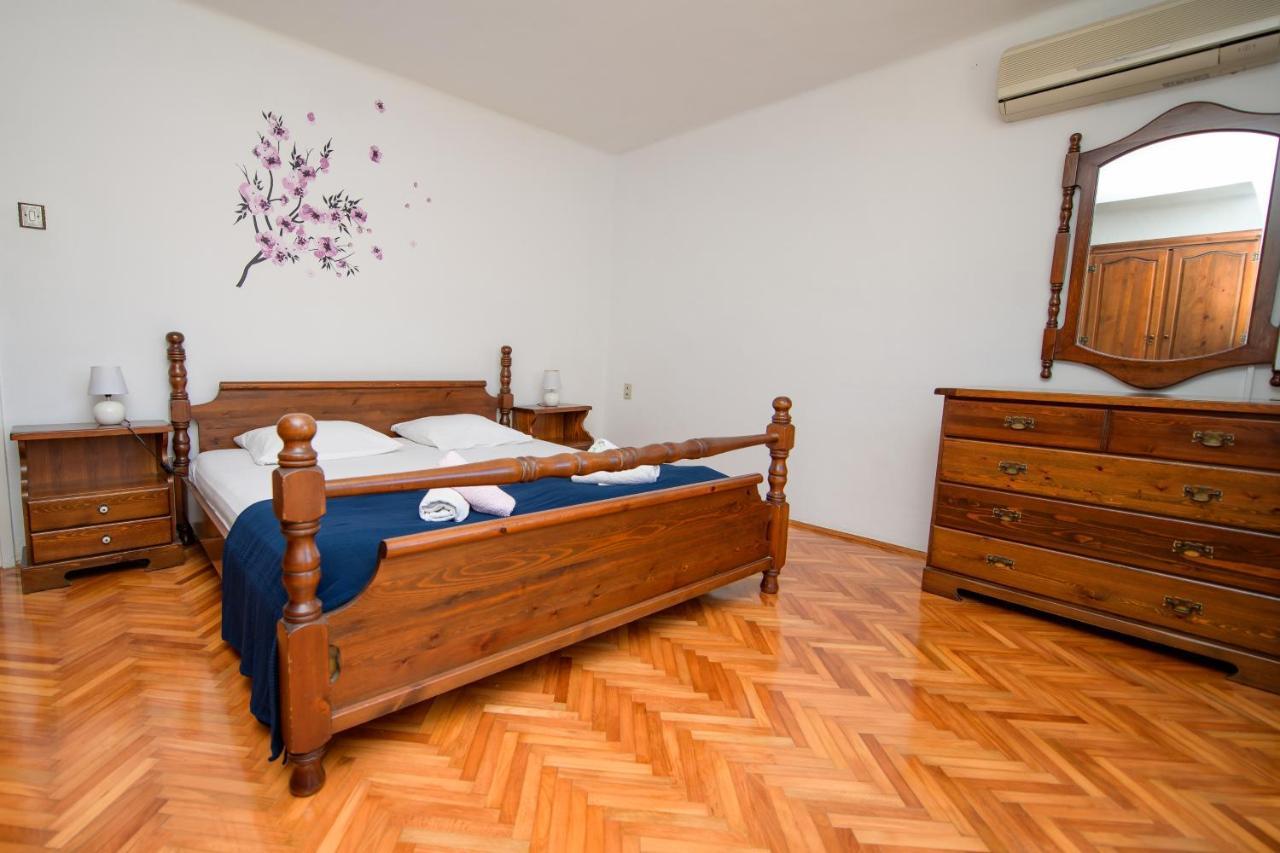 Apartman By The Sea Nerezine, Losinj - 7963 *